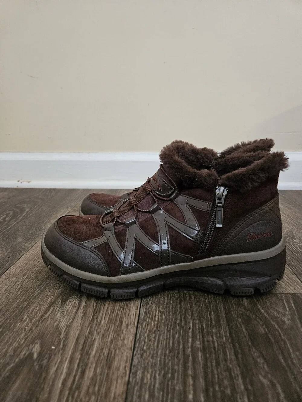 Skechers Women's Plush Lined Winter Boots, Size 8.5, Brown